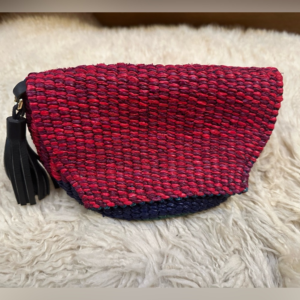 AAKS multi color woven rafia clutch